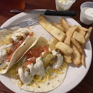 Fish tacos...the crème sauce was good.