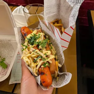 This hotdog was exceptional! Better than the piri chicken salad sandwich IMO. IG: @betterwithju