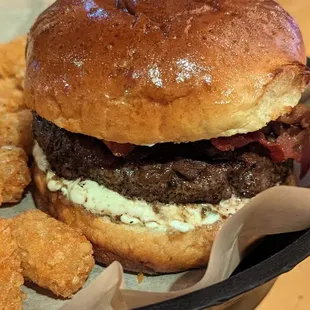 cream cheese on this burger made it delicious but hard to handle