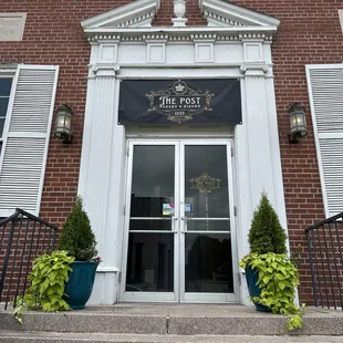 Entrance (FYI no wheelchair access, yet. But they are working on a solution)