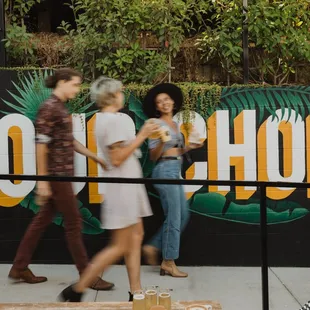 GOOD PEOPLE POUR CHOICES