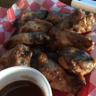 bbq chicken, fried chicken wings, chicken wings, fried chicken, chicken wings and fried chicken, poultry, food, bbq wings, chicken