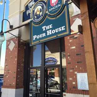 The Pour House- beer, pizza, burgers &amp; more.
