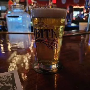 1st beer had an average to large head of foam