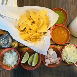 The spreading for our Pozole.