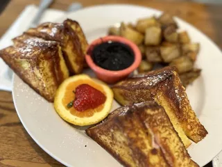 Cafe Jolie