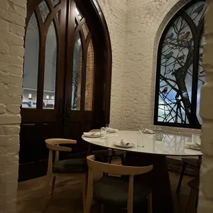 sushi and sashimi, interior