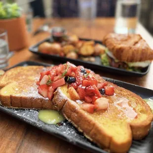 Mascarpone Stuffed French Toast | Instagram: GaoGirlsGrubbin