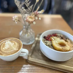 Capuccino and season special "Pearfect" oatmeal Fall 2024