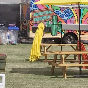 There food is awesome