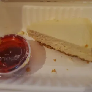 Cheesecakebeith raspberry sauce