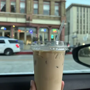 Iced honey latte