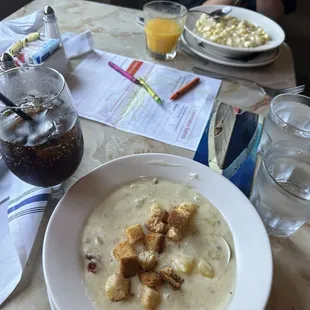 Lunch soup and kids Mac n cheese