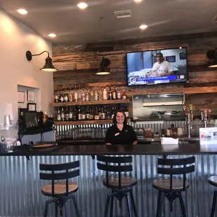 Alecia ready to provide great service!