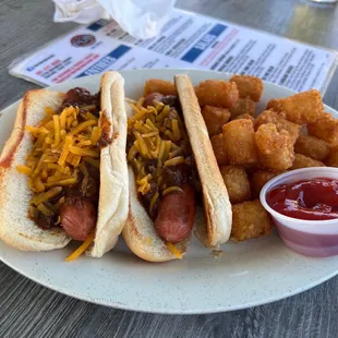 Chili dogs and tots