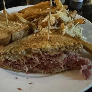 Pub Signature Classic Rueben Sandwich