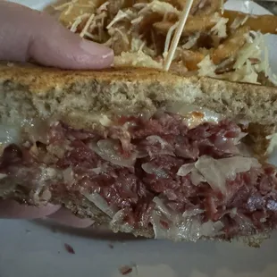 Pub Signature Classic Rueben Sandwich