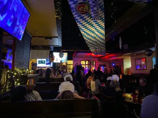 The Lion & Crown Pub