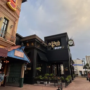 the outside of the restaurant