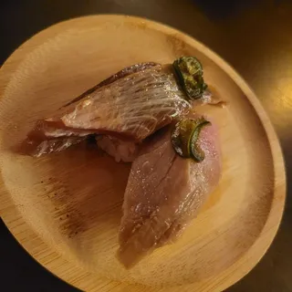 Hon Maguro Chu-Toro Nigiri