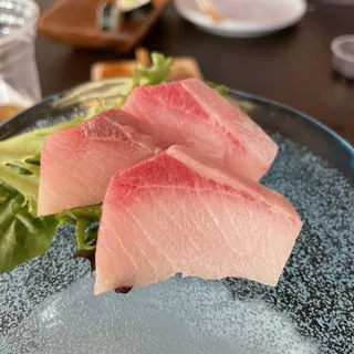 Hamachi Sashimi