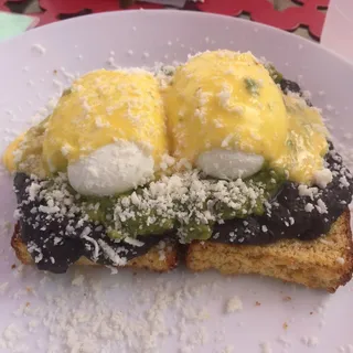 Chorizo Benedict