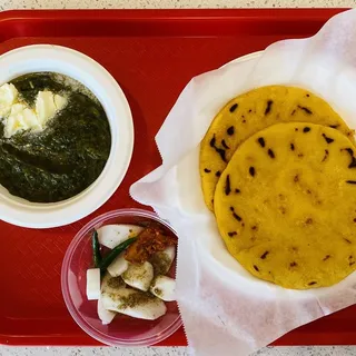 Makki Roti Saag
