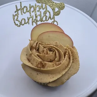 Apple oatmeal &amp; cinnamon with peanut butter frosting