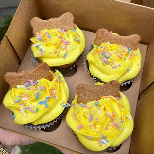 Birthday peanut butter pupcakes with strawberry filling