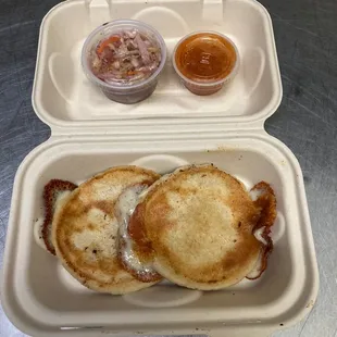 2 Cheese Special with extra curtido