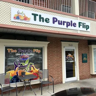 Juice, bar, front of the building.