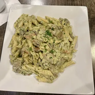 Penne with creamy pesto sauce