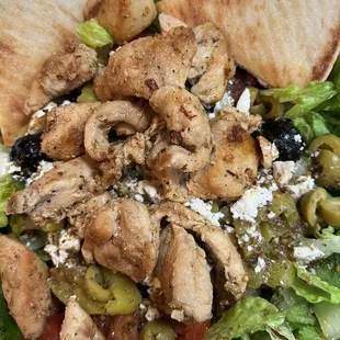 Mediterranean salad with chicken