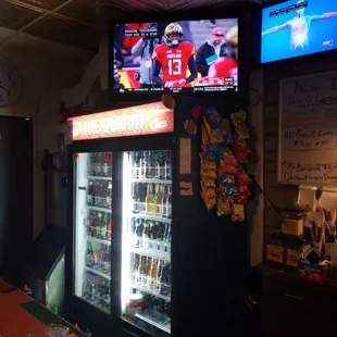 $3 Great Lakes at game time and friendly people!!