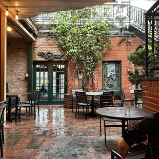 Rainy Courtyard