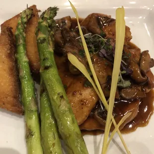 Chicken Marsala with fried polenta and asparagus