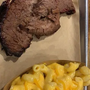 Kids junior brisket with Mac and cheese