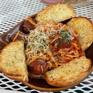 Spaghetti and meatballs