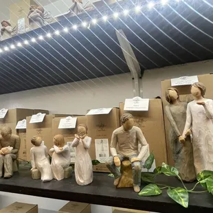 Figurines