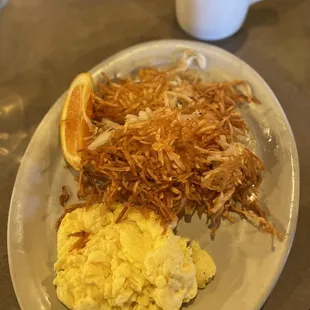 a plate of breakfast food