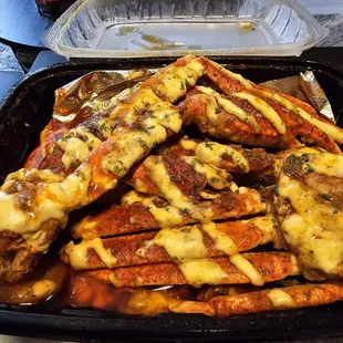 Raider Claw Basket 1 Cluster, 5 shrimp, corn, potatoes &amp; and sausage 1 Extra Cluster of crab added Spicy Sauce Hella Hot Lemon Pepper Butter