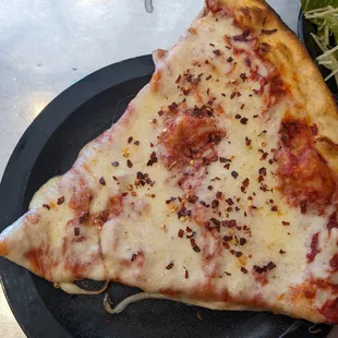 The Rail pizza, Rogers