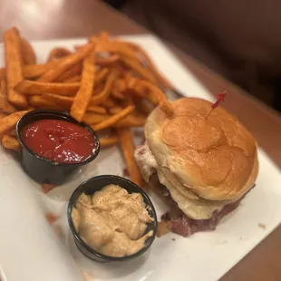 Rail-Avore Burger with sweet potato fries