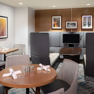 Quiet corners make it easy to catch up on work while enjoying a bite to eat.