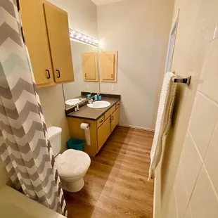 Full size bathroom