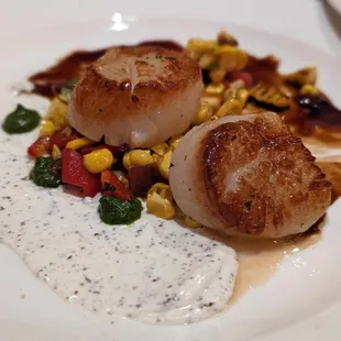 Succulent and amazing scallops, a must try!