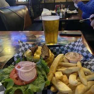 Bacon cheeseburger with steak fries. Super tasty!!!