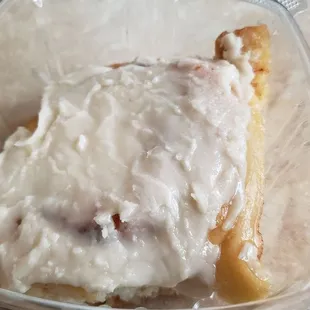 Vegan cinnamon roll ($5). Good. Not too sweet.