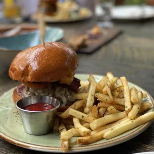 Old West 1886 Burger