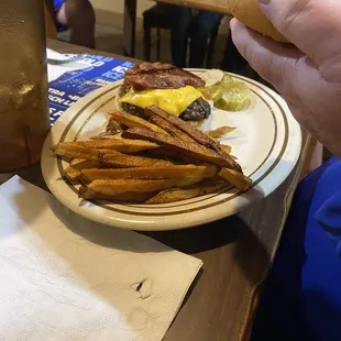 Bacon cheeseburger